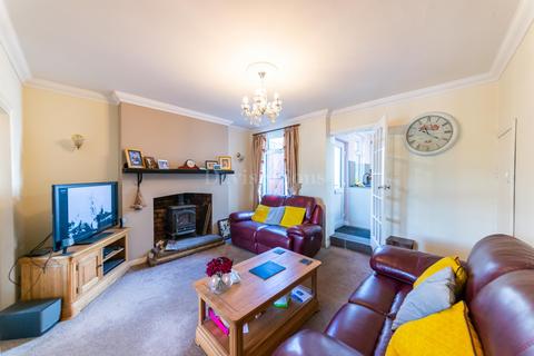 3 bedroom end of terrace house for sale, Wyndham Terrace, Risca, Newport. NP11