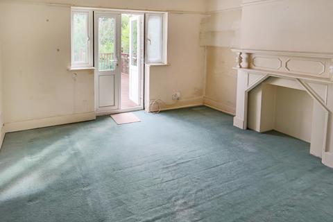 72 Valley Road, Kenley, CR8 5BU