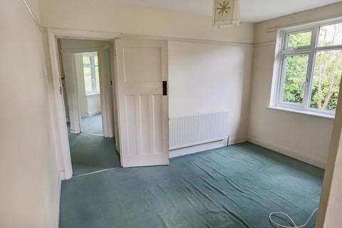 72 Valley Road, Kenley, CR8 5BU