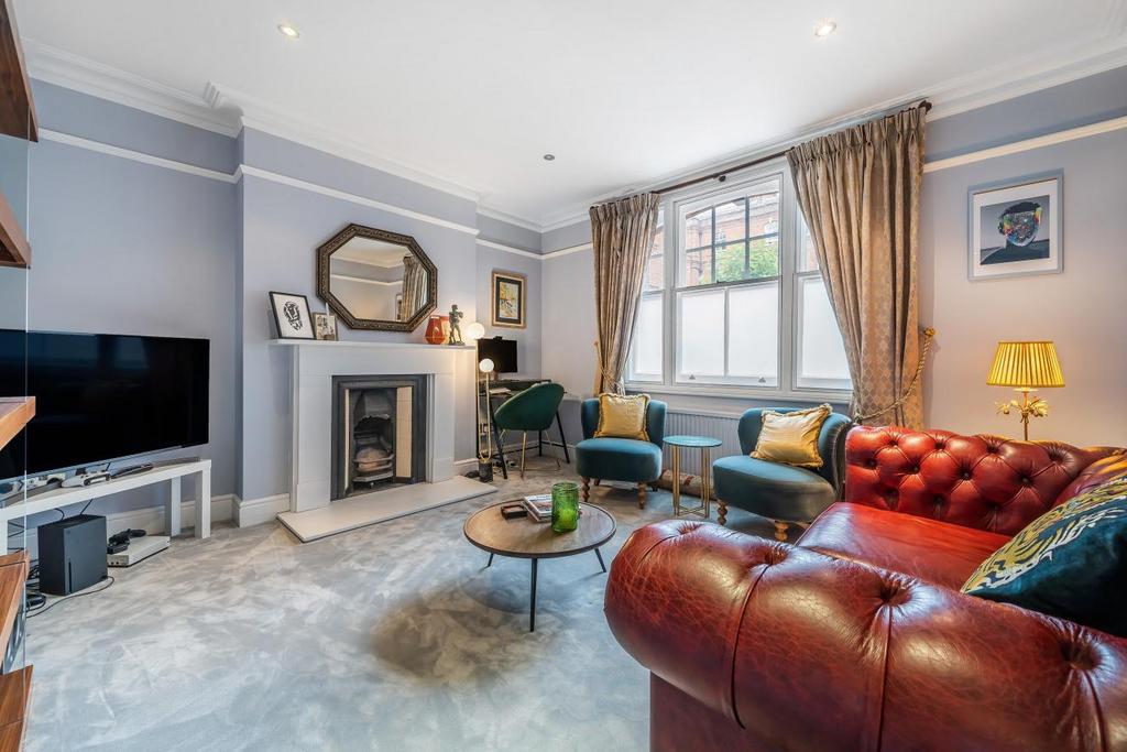 Queen's Club Gardens, Barons Court 1 bed flat for sale £530,000