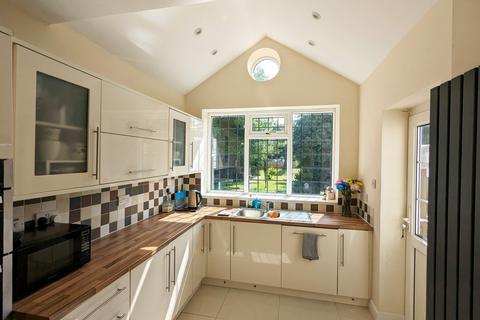46 Lode Lane, Solihull, B91 2AE
