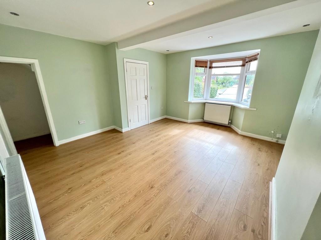 Cranmore Boulevard, Shirley 3 bed terraced house £240,000