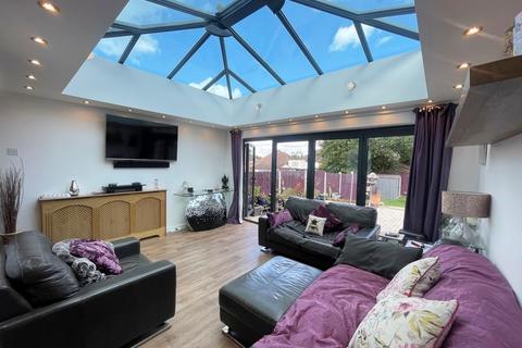 134 Stroud Road, Shirley, Solihull, B90 2JX