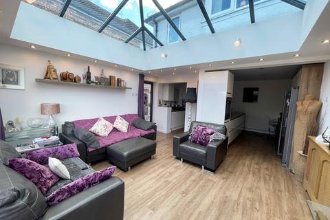 134 Stroud Road, Shirley, Solihull, B90 2JX