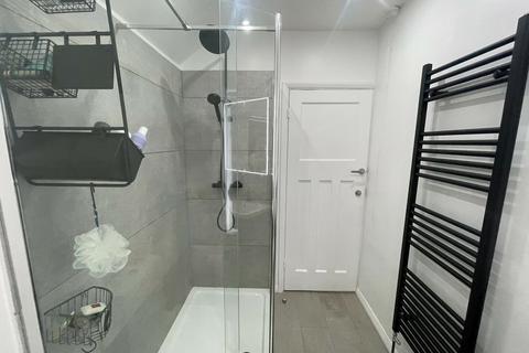 134 Stroud Road, Shirley, Solihull, B90 2JX