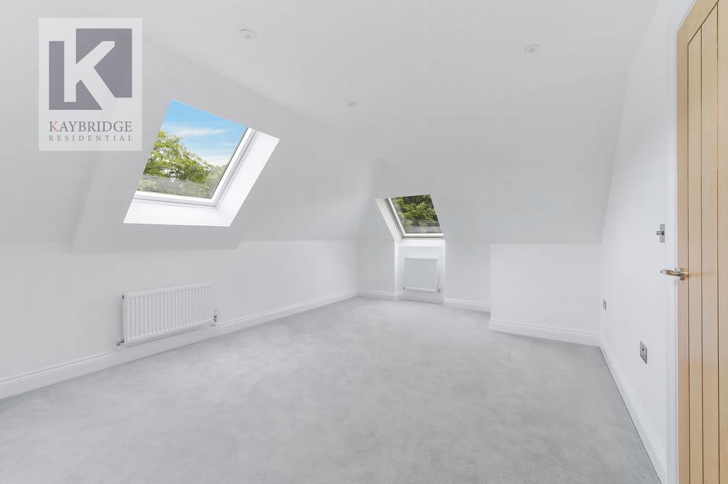 Pine Hill, Epsom