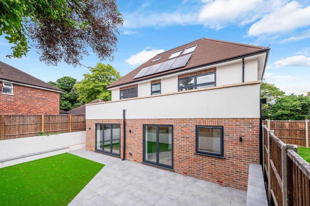 Pine Hill, Epsom