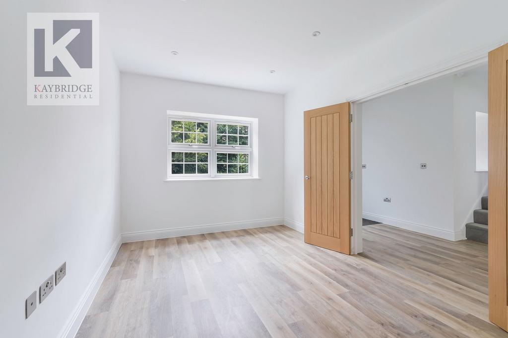 Pine Hill, Epsom