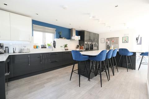 Pately Chelsfield Lane, Orpington, BR6 7RP