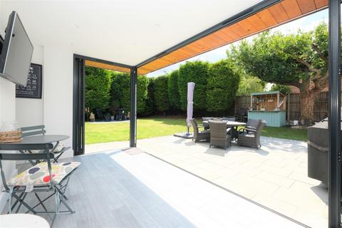 Pately Chelsfield Lane, Orpington, BR6 7RP