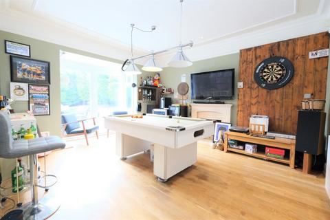 Pately Chelsfield Lane, Orpington, BR6 7RP
