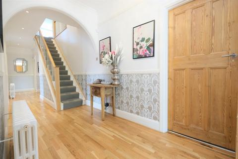 Pately Chelsfield Lane, Orpington, BR6 7RP