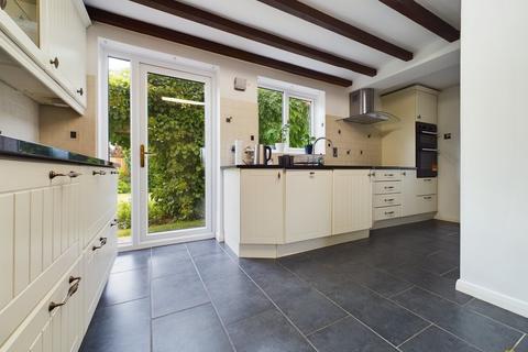 4 bedroom detached house for sale, Guinevere Avenue, Stretton
