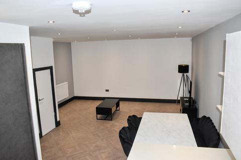 3 bedroom end of terrace house to rent, Lordsmead Street, Hulme, Manchester