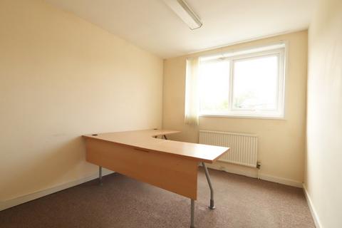 Property to rent, Liverpool Road, Irlam