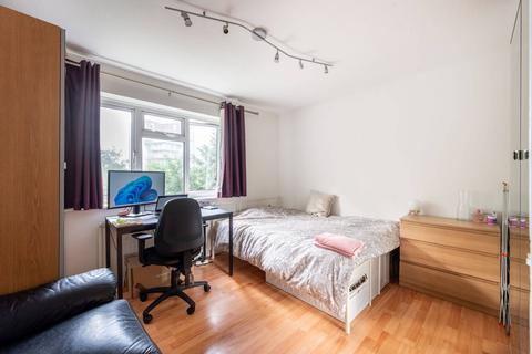 2 bedroom flat for sale, Park Court, Wembley Park, Wembley, HA9