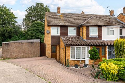 3 bedroom end of terrace house for sale, Lilliards Close, Hoddesdon