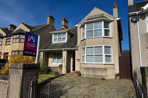 4 bedroom detached house for sale, Walthew Avenue, Holyhead