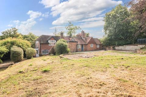 4 bedroom detached house for sale, Tidebrook Road, Wadhurst