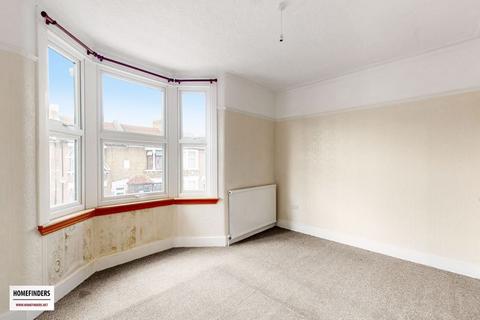 3 bedroom terraced house for sale - Monega Road, Forest Gate, E7