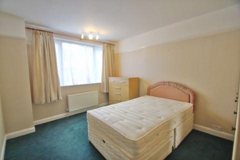 14 Ormsby Gardens, Greenford, UB6 9NR