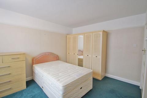 14 Ormsby Gardens, Greenford, UB6 9NR