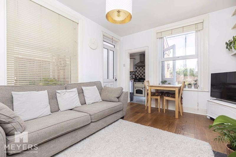 Clarence Park Road, Bournemouth, BH7 2 bed apartment for sale £250,000