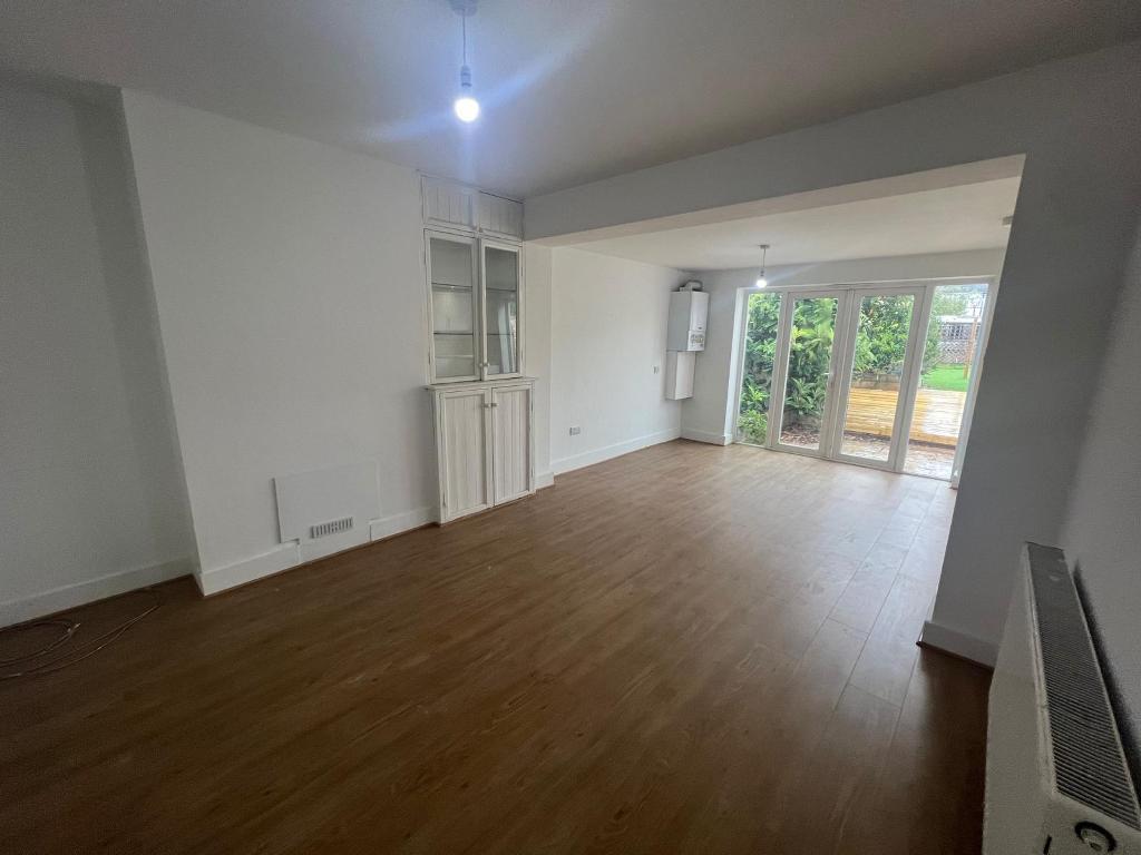 Old Shoreham Road, ShorehambySea... 3 bed terraced house to rent £