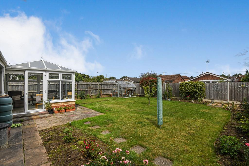 Woodlands, Long Sutton, Lincs, PE12 9LY 2 bed detached bungalow £245,000