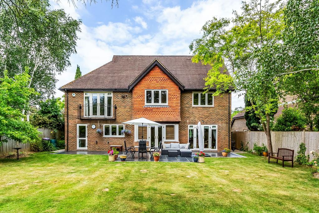 Greshams Way, Edenbridge 5 bed detached house for sale £925,000