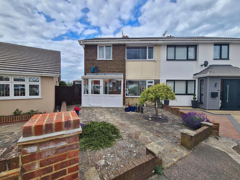 Hillcrest Gardens, Ramsgate 3 bed semidetached house for sale £375,000