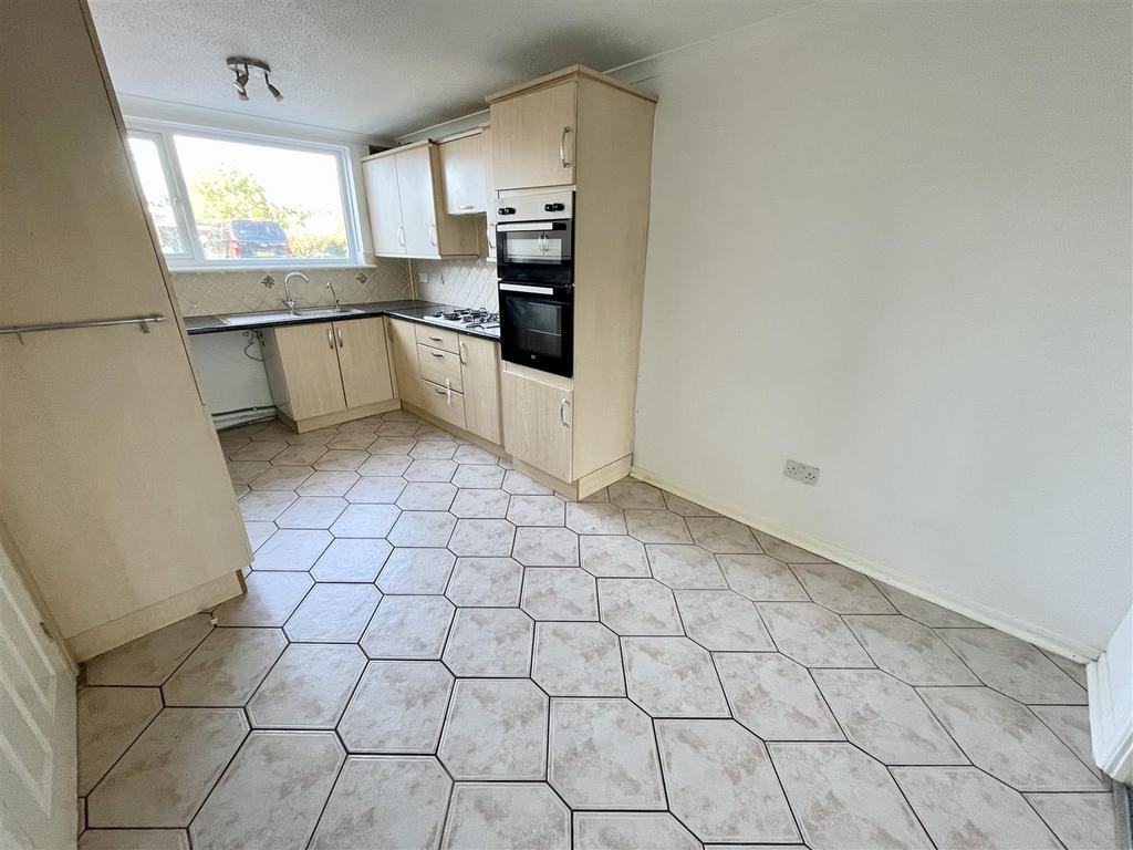 Millfield, Poole BH17 3 bed terraced house £285,000