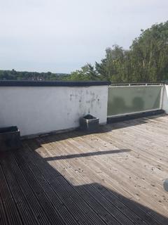 4 bedroom terraced house to rent, Langton Way