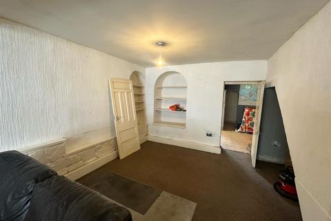 3 bedroom terraced house for sale, George Street, Llanrwst