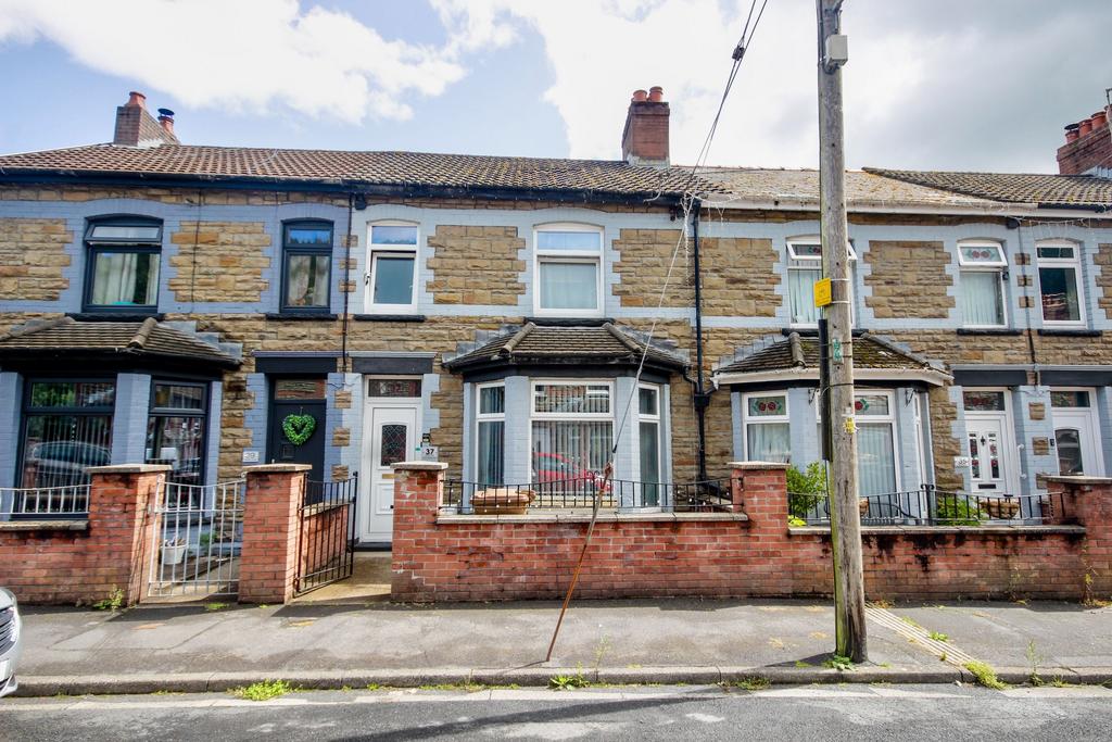 Penllwyn Street, Cwmfelinfach, Ynysddu, Newport 3 bed terraced house