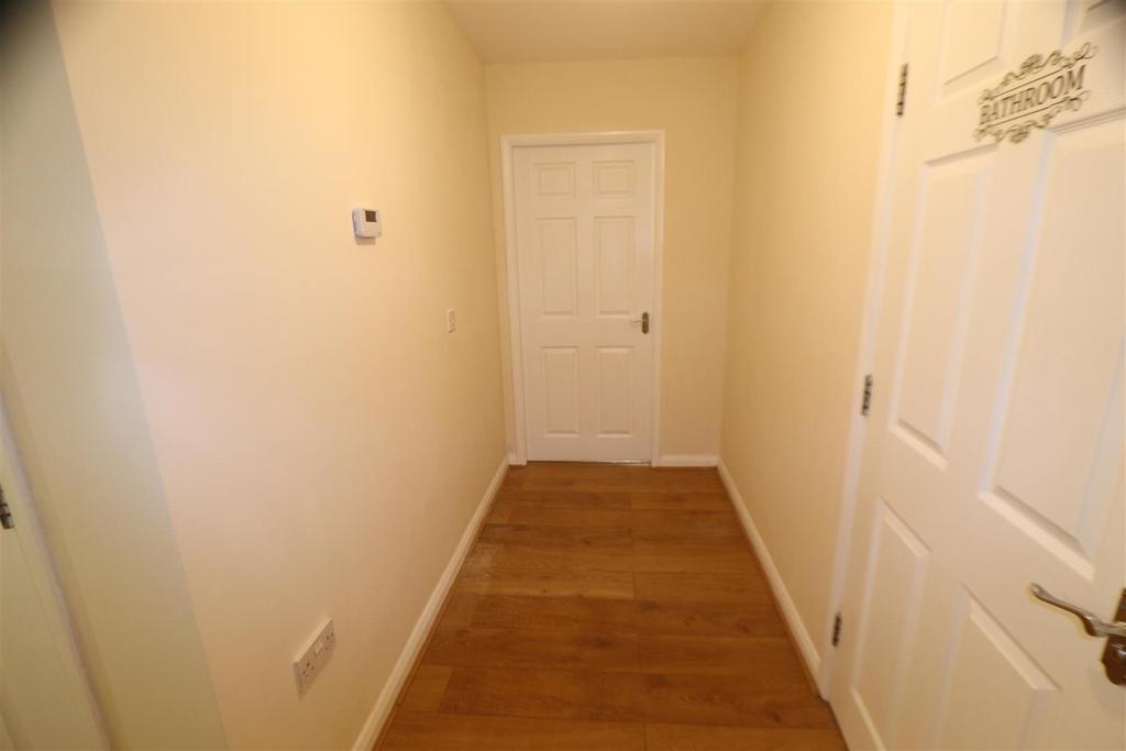 L shape hallway.JPG