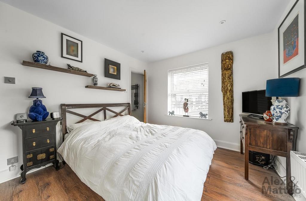 22oldcanalmews.jpg