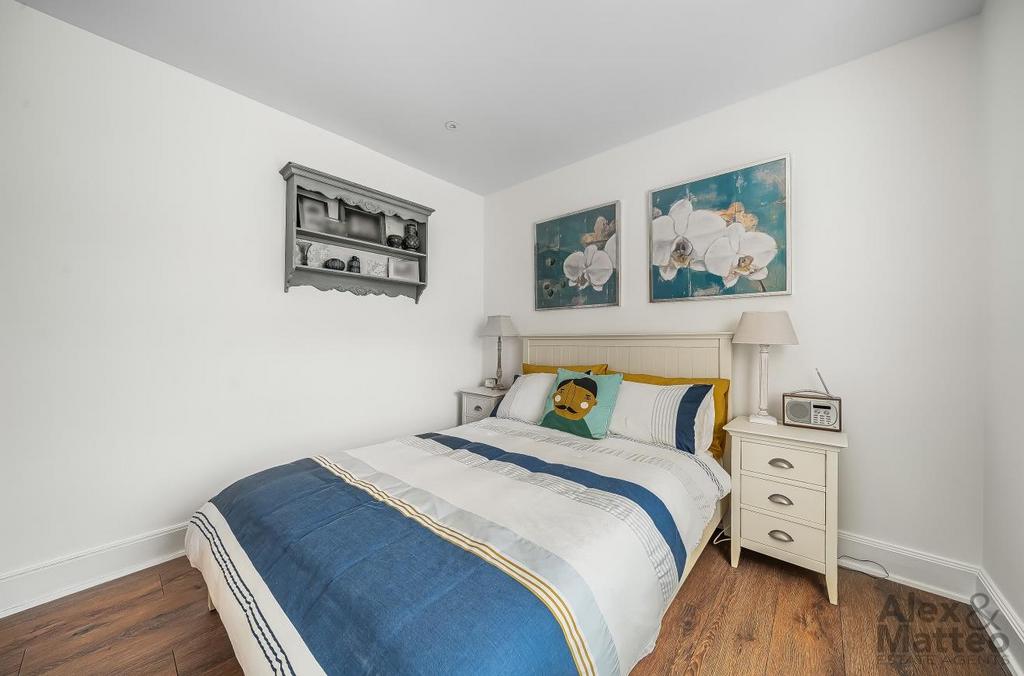 6oldcanalmews.jpg