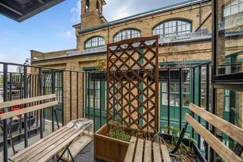 2 bedroom flat for sale, Burrells Wharf Square, Canary Wharf, E14