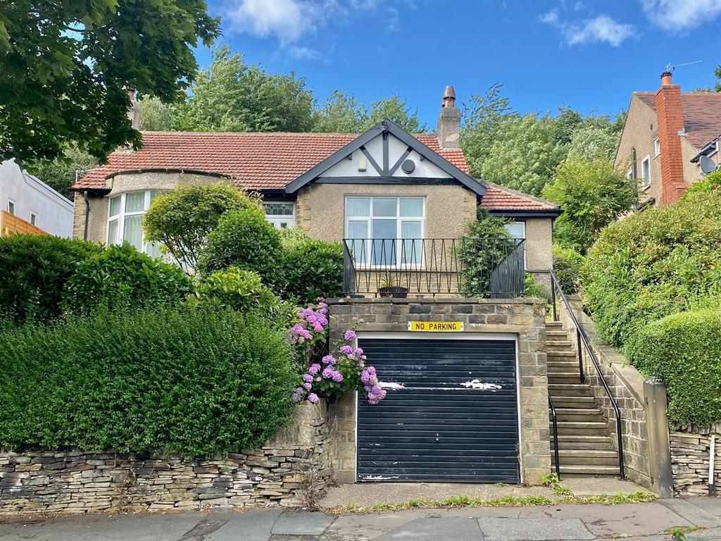 Heaton Road, Paddock, Huddersfield 2 bed detached bungalow for sale £