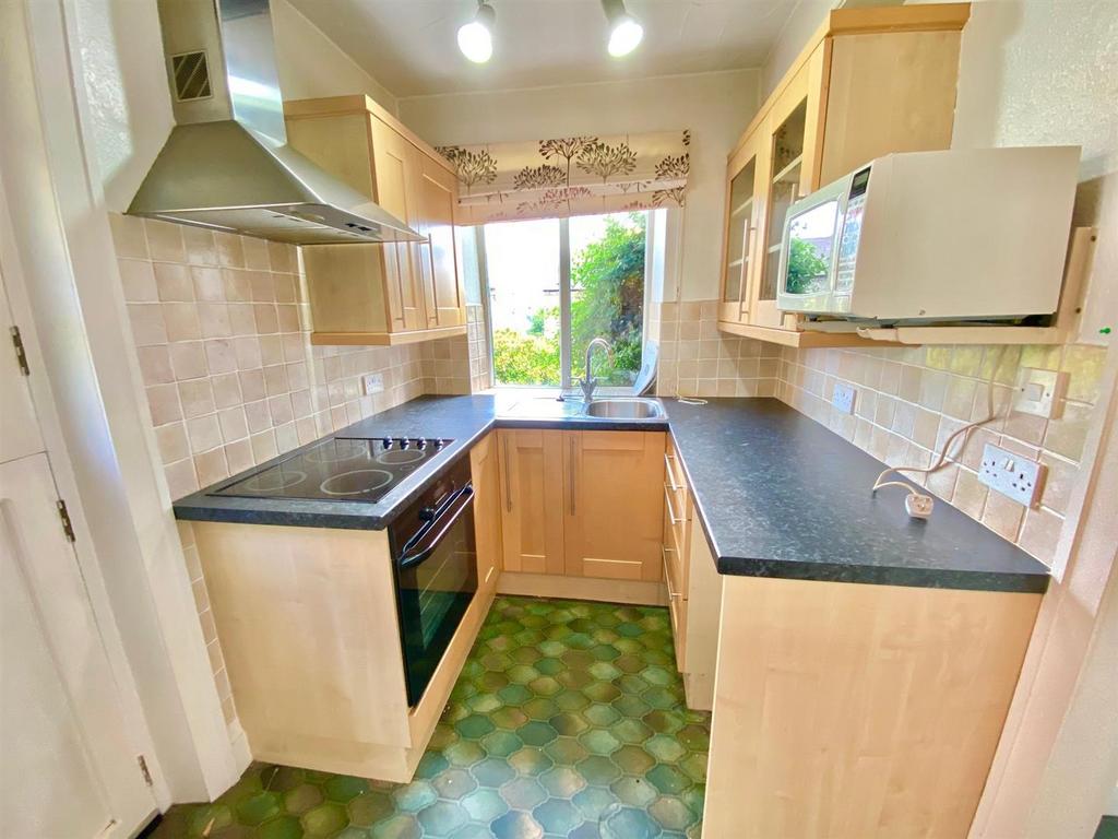 Heaton Road, Paddock, Huddersfield 2 bed detached bungalow for sale £