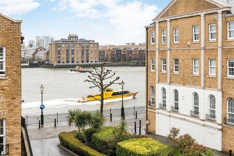 37 William Square, London, SE16 5XJ