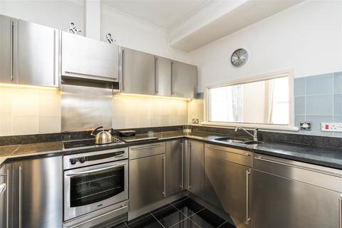 37 William Square, London, SE16 5XJ