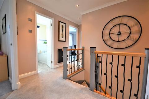 4 Roman Way, Burnham-on-crouch, CM0 8UE