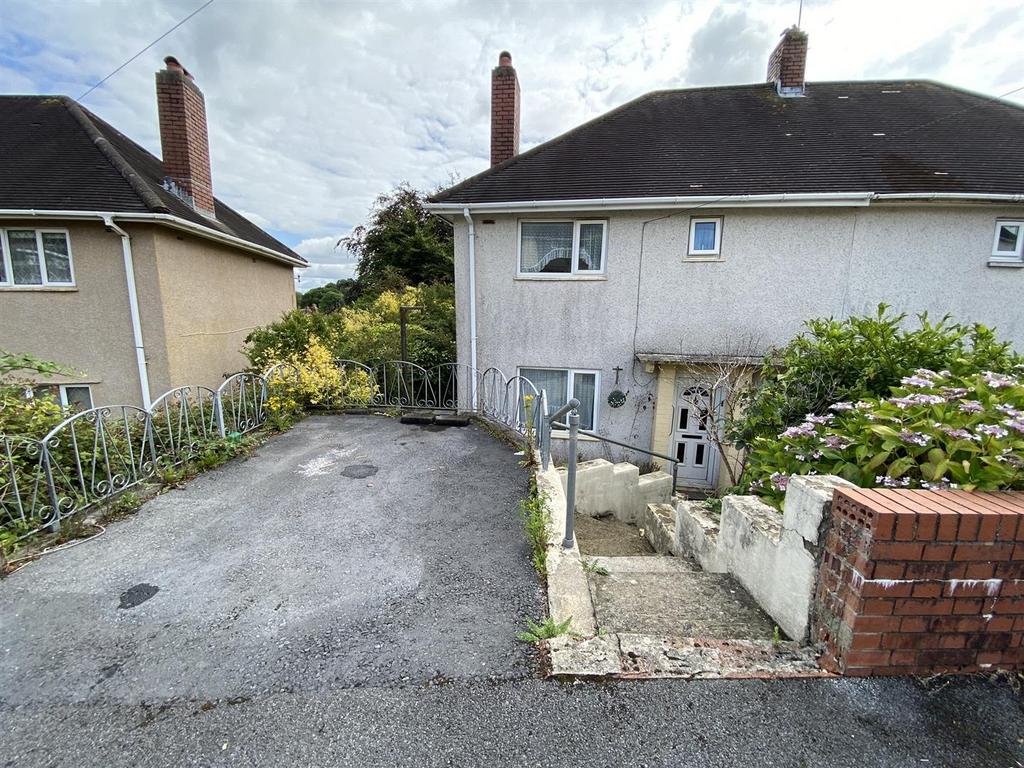 Maes Yr Haf, Llanelli 2 bed semidetached house for sale £120,000