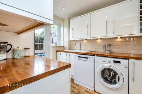 10 Nye Way, Bovingdon, Hemel Hempstead, HP3 0HX