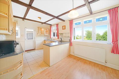 8 Shaftesbury Avenue, Kenton, Harrow, HA3 0QX