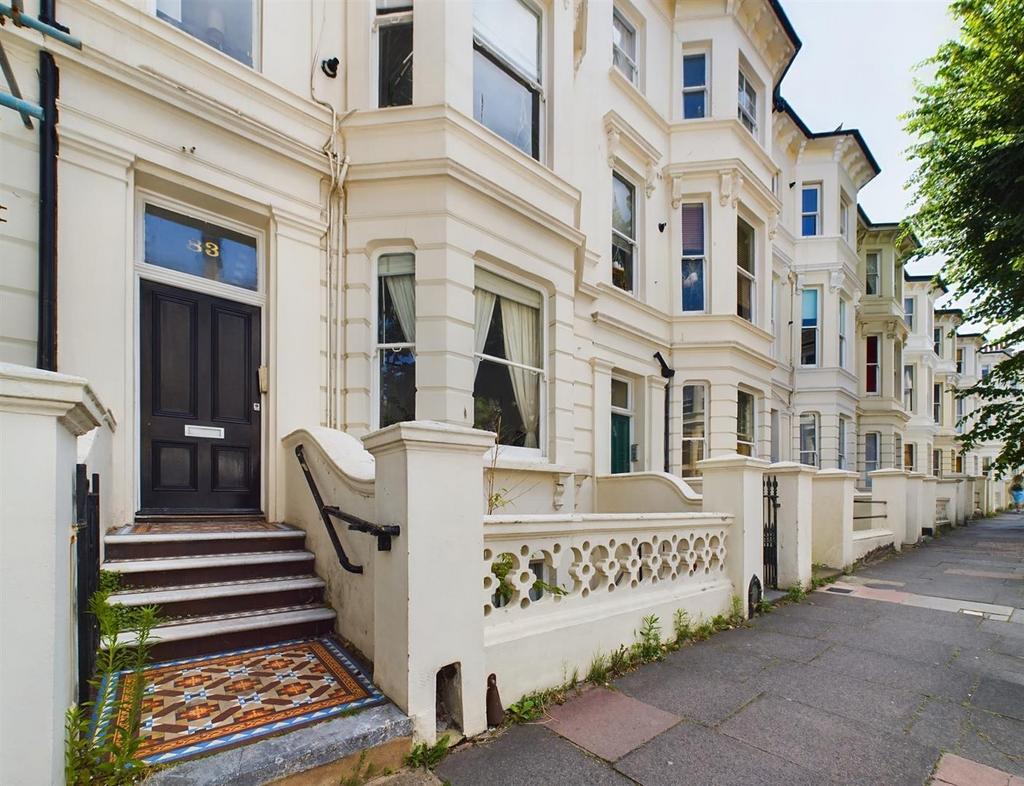 Buckingham Road, Brighton 2 bed property for sale £375,000