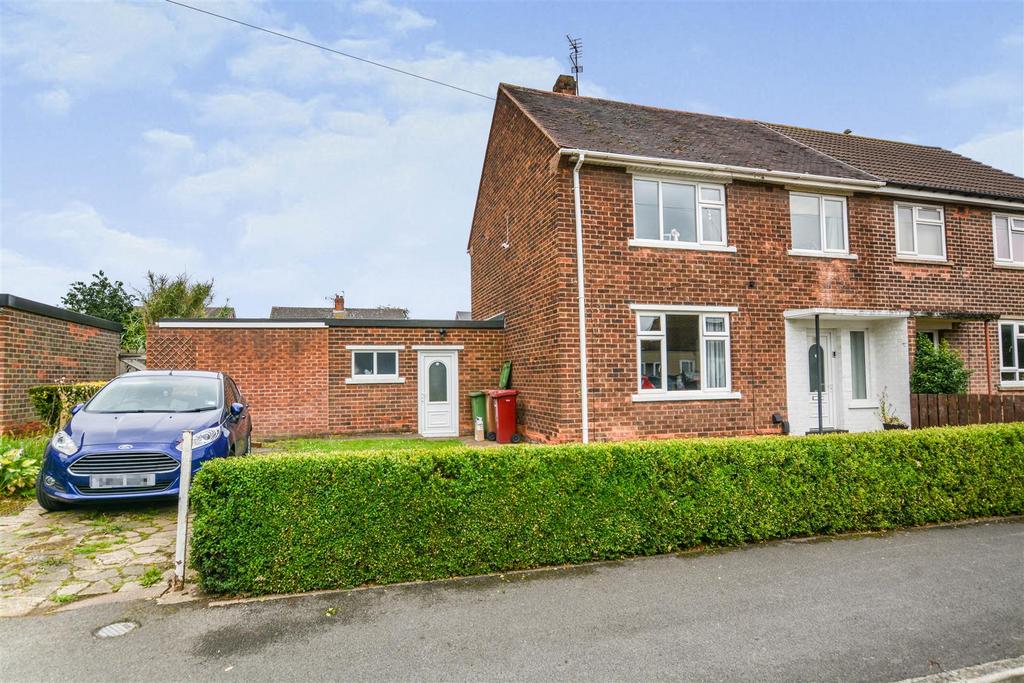 Crowland Avenue, Scunthorpe 3 bed semidetached house for sale £140,000