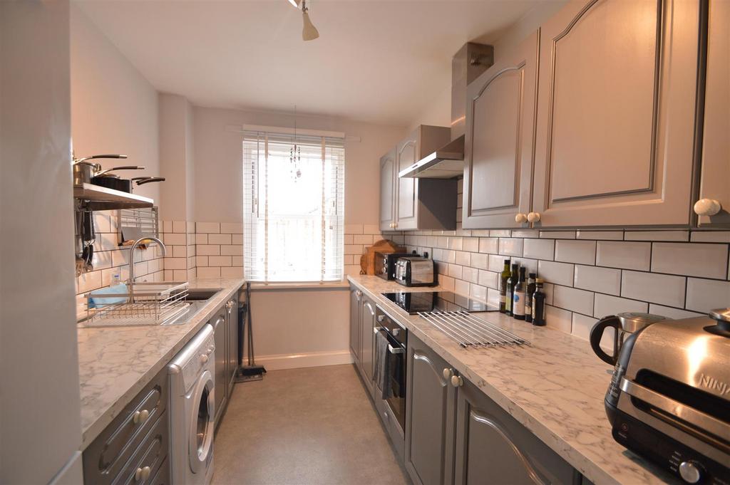 5 Carline Crescent, Shrewsbury, SY3 7EU 1 bed apartment for sale £110,000